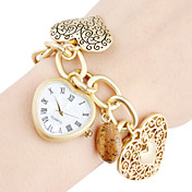 Women's Analog Quartz Bracelet Watch with Heart Shaped Case (Gold)