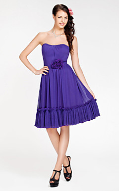 A-line Strapless Knee-length Chiffon Bridesmaid Dress