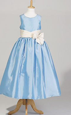 Sleeveless Taffeta Wedding/Party Flower Girl Dress With Bow