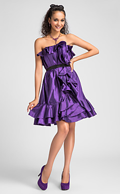 A-line Strapless Knee-length Taffeta Cocktail Dress